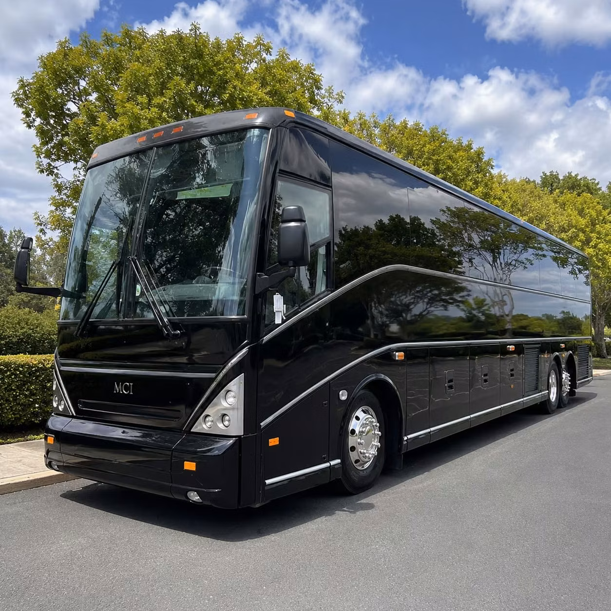 let charterbusrentaltoledooh com handle transportation for toledo youth group trips and retreats